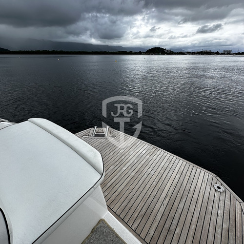 Lancha Triton 325 2014 Com 2x Motores Mercruiser 220 Hp