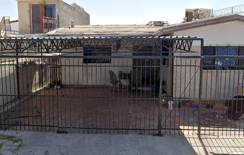 Casa En Venta, Col. Munumental, Cd Juarez, Chihuahua A0512