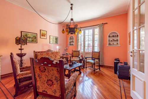 Venta Casa 4 Amb Boedo Cochera, Quincho Y Patio