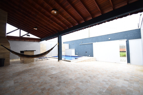 Imagem 4 de 25 de Casa Térrea Com Piscina À Venda Em Peruíbe/sp.