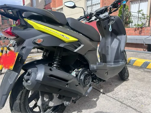 Akt Dynamic Pro 125 Modelo 2025 1.900 Km Soat Marzo 2026