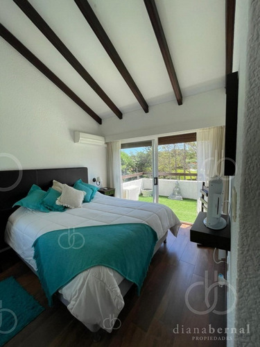Imagen 6 de 8 de Punta Del Este, Pinares, Primera Línea Con Terraza Al Mar.- Ref: 54722