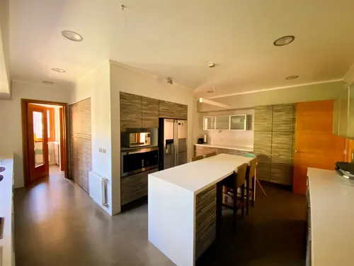 Departamento En Venta De 4 Dorm. En Pucón