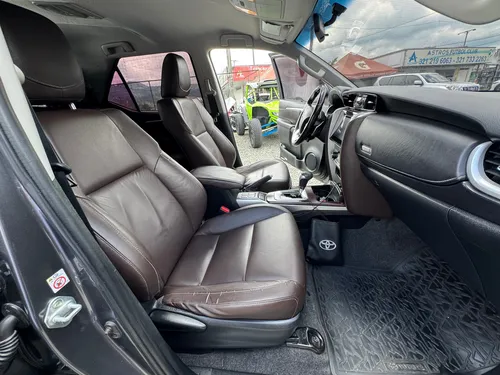 Toyota Fortuner 2.7 SRV