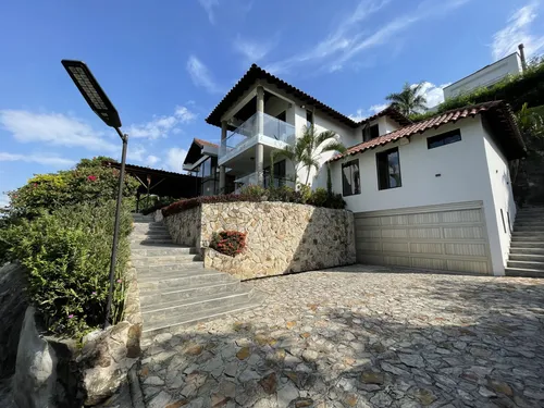 Casa En Venta En Arroyo Hondo. Cod V11628