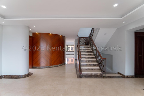Vendo Apartamento Penthouse Varios Niveles Altamira Yf