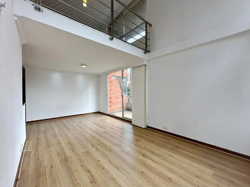 Venta De Apartamento Dúplex En El Poblado, Los Balsos