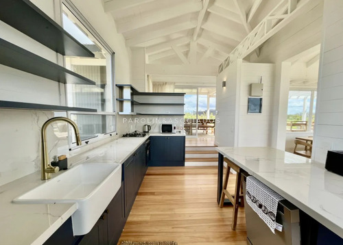 Casa En Alquiler Temporario De 4 Dormitorios En Pueblo Mio, Punta Del Este