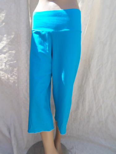 Imagen 3 de 9 de Pantalòn Capri Modal Con Lycra