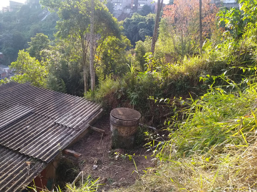 Vendo, Casa Com 3 Cômodo