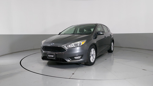 Ford Focus 2.0 SE AUTO