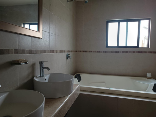 Quintas Al Andaluz Casa En Venta 3 Recamaras Cuarto De Serv Y Roof Garden Como Inversión