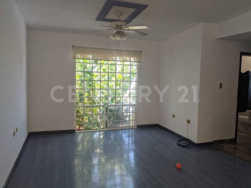 Imagen 2 de 16 de Venta De Casa Al Norte Cerca De Uach!!! Residencial Universidad!!!