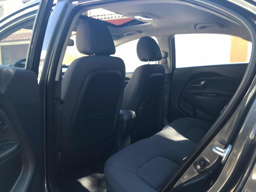 Imagen 6 de 10 de Kia Rio 2017 1.6 Ex Hatchback Mt