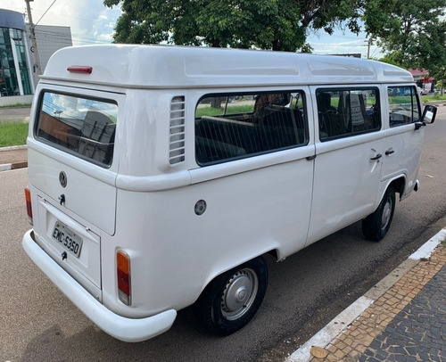 Imagem 4 de 9 de Kombi 1.4 Mi 50 Anos