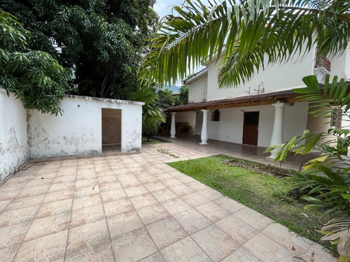 ¡venta! Casa Quinta En Urb. El Castaño, Maracay.