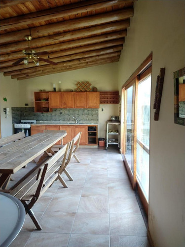 Casa En Venta - 4 Dormitorios 4 Baños - San Rafael