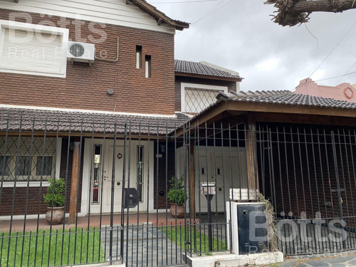 Venta Excelente Casa En La Mejor Zona De Castelar