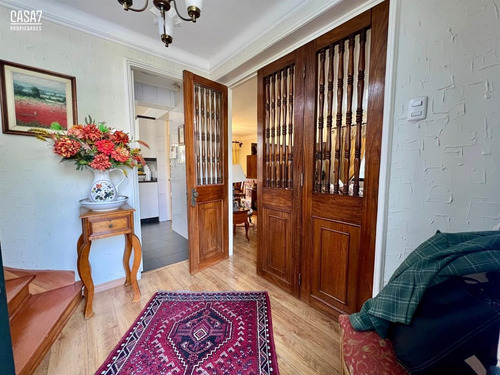 Casa En Venta De 5 Dorm. En Providencia