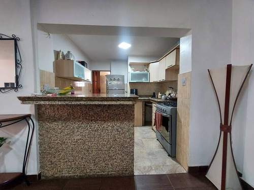 Venta De Apartamento Urb. Camoruco, Detrás De Multimax Rp
