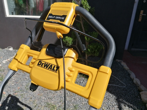 Imagen 9 de 10 de Dewalt Xr Podadora De Césped Inalámbrica 20v Brushless