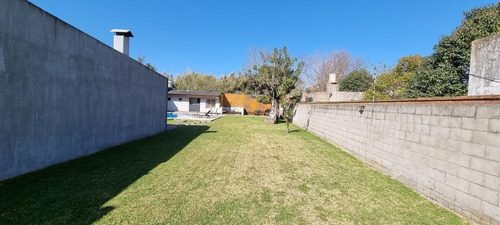 Casa En Venta - 2 Dormitorios 1 Baño  -  Patio Pileta Parrilla - 900mts2- Florencio Varela