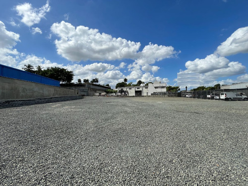 Terreno De 8,000 M2 En Alquiler En La Autopista Duarte