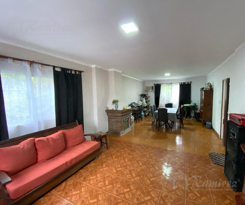 Quinta De 9 Ambientes Sobre Un Lote De 6550 M2 En Venta - Francisco Alvarez, Moreno