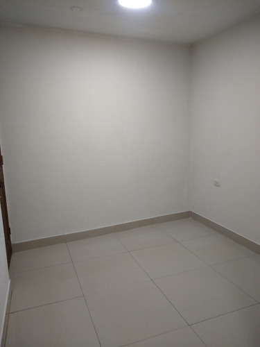Departamento En San Borja, Mini Departamento En San Borja, Departamentos En San Borja, En Avenida Rosa Toro Cuadra 9 Cruce Con Canada Cuadra 35, Excelente Zona Comercial Todo A La Mano