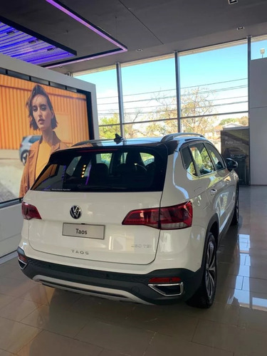 Volkswagen Taos Highline Bi Tono