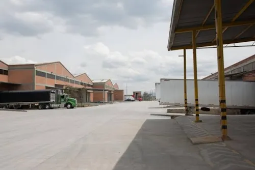 Bodegas En Arriendo Planadas 90-71438