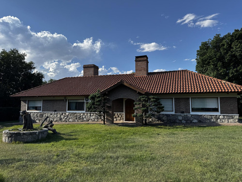 Casa Única En Un Entorno Natural Excepcional ¡ideal Para Reformar O Emprender!