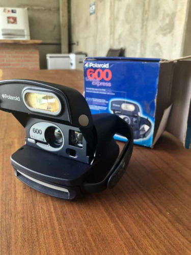 Polaroid 600