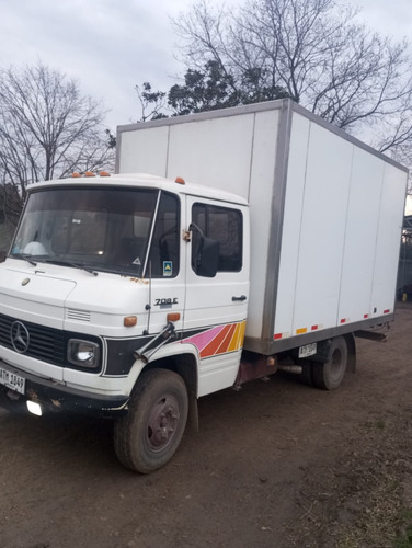 Vendo Camión Mercedes Benz 708e