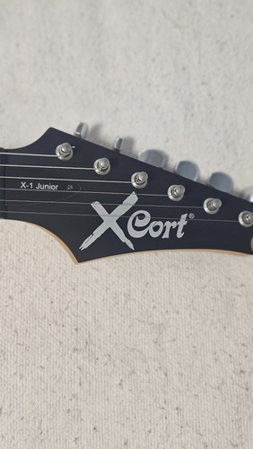 Cort X1 Junior + Funda Y Correa Diestro Negro (Usado)
