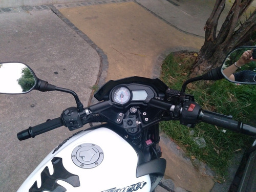 Imagen 5 de 8 de Bajaj Rouser Ns 125 Blanca