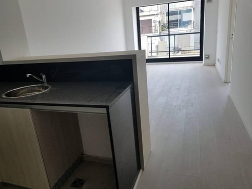 Imagen 5 de 30 de Monoambiente O Estudio Profesional A Estrenar, Con Balcón Y Terraza Común Con Parrilla