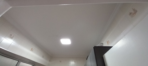 Apartamento De 01 Dormitório Com Vaga De Garagem Coberta !!!