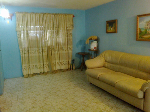 Imagen 2 de 19 de Bello Town House Las Brisas De Cúa