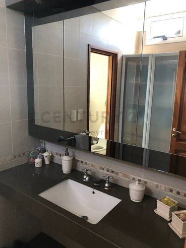 Imagen 29 de 30 de 58 Entre 12 Y 13. Penthouse 5 Dormitorios En Venta, La Plata.-