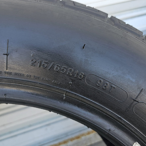 Llanta 215/65r16 Bfgoodrich Advantage T/a Duster 2016 (Usado)