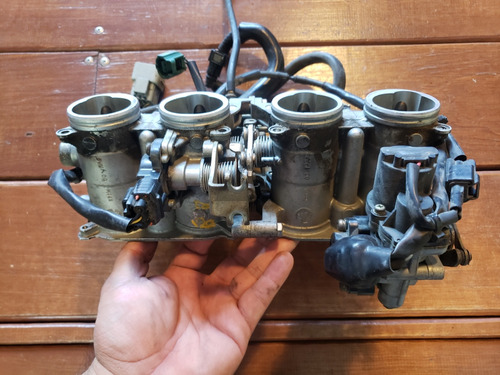 Cuerpo De Aceleracion Yamaha R1 Incompleto Año 2004 A 2006 (Usado)