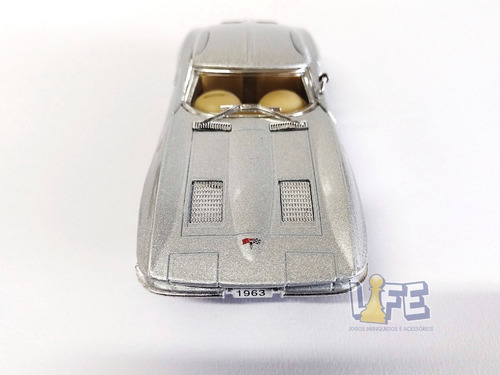 Miniatura Corvette Sting Ray 1963 Escala 1:36 Kinsmart Cor Prata