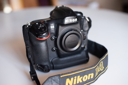 Nikon D4 Corpo