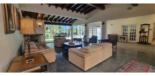 Se Vende/alquila Casa 700m2 Cerro Verde 1200