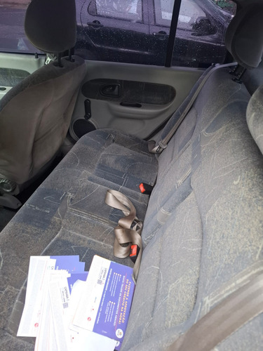 Renault Clio Sedan 1.6 16v Privilège Hi-flex 4p