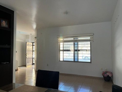 Casa Con Excelente Ubicación En Las Cruces, Col. Villa California, Jalisco Tlajomulco De Zuñiga. Arf