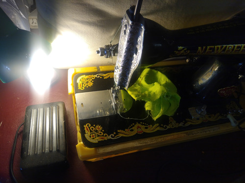 Máquina De Coser Newbee Negro (Usado)