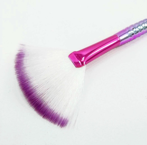 Brocha Sirena Abanico Tornasolada Para Maquillaje En Polvo