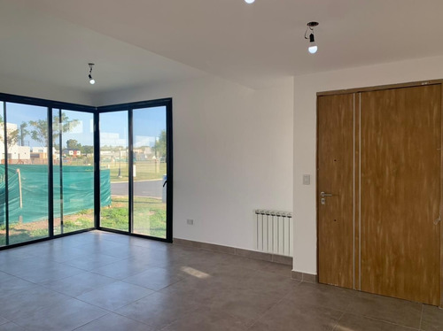 Imagen 4 de 29 de Casa En Venta A Estrenar En Santa Elena - Pilar Del Este